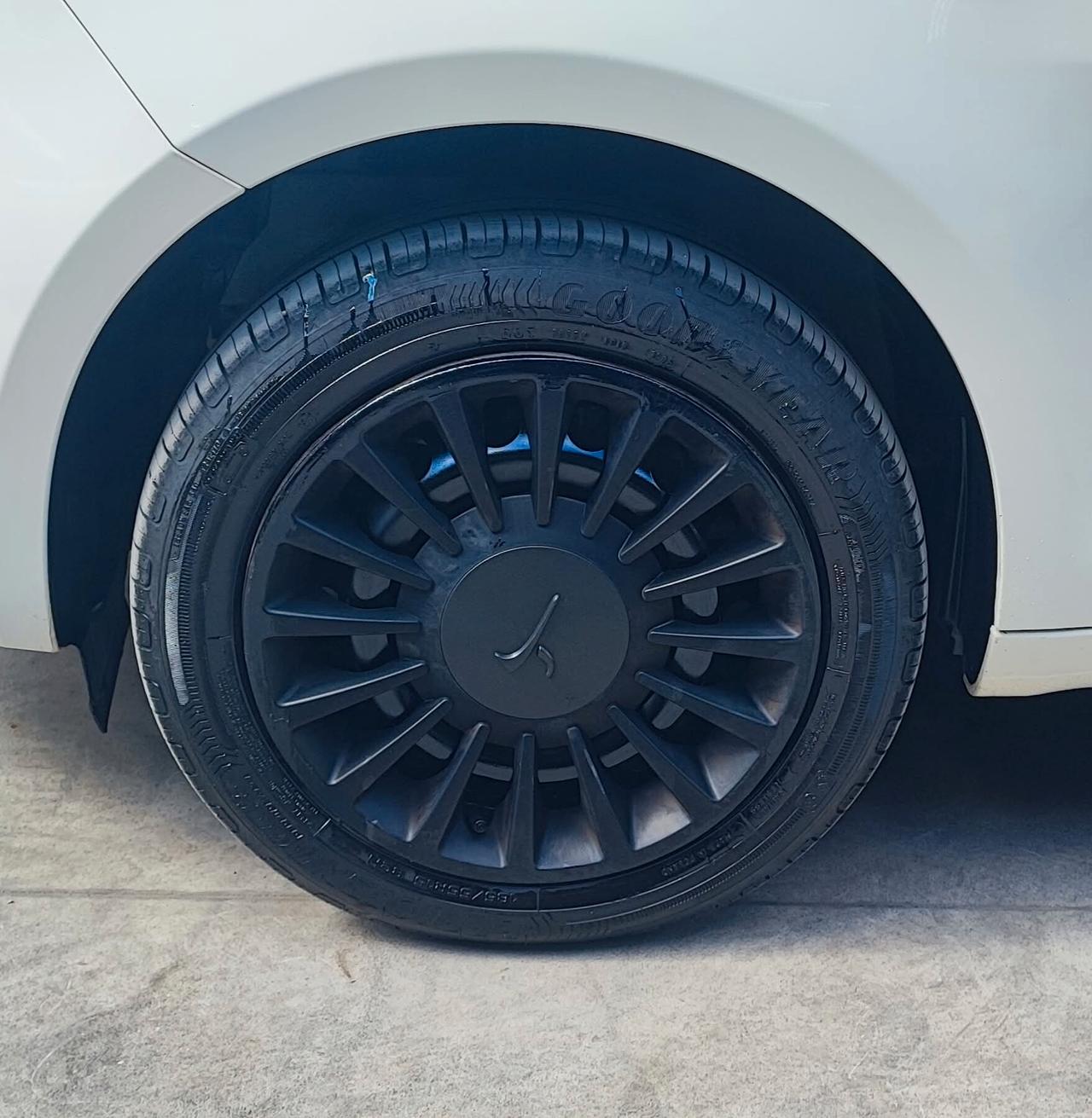 Lancia Ypsilon 1.0 Hybrid Ecochic silver 11/2020