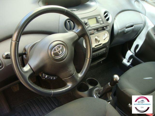 TOYOTA - Yaris - 1.3 5p. Sol