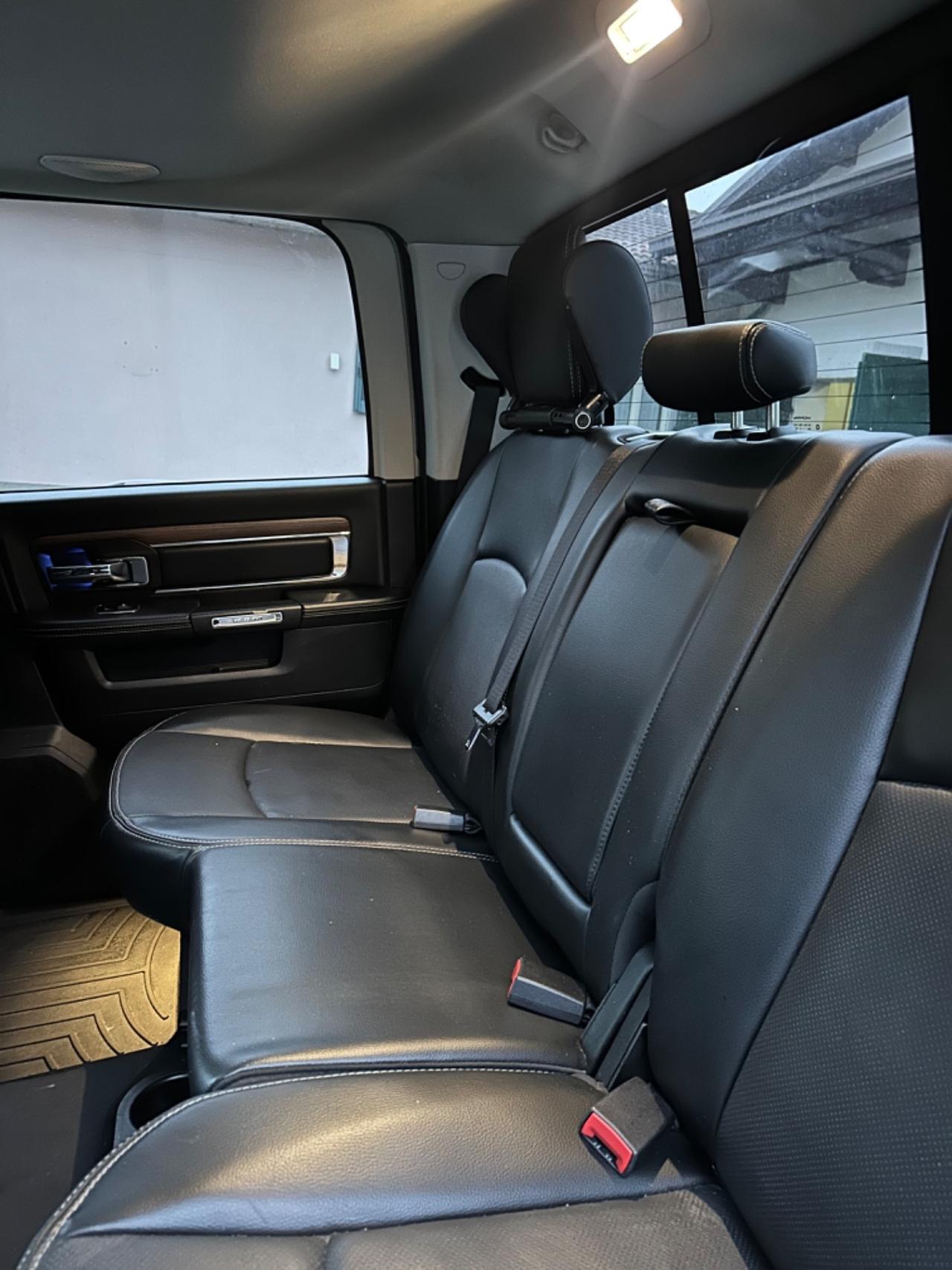 Dodge RAM LARAMIE AMATORE 4x4 KMCERT UNICOPR