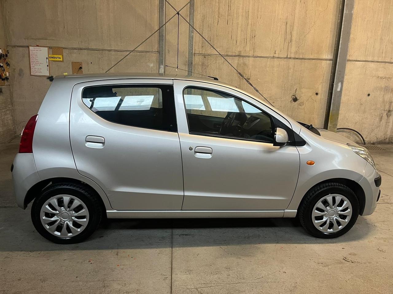 Nissan Pixo 1.0 benzina 5 porte Fun