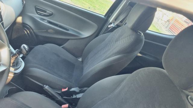 LANCIA Ypsilon 1.2 69 CV 5 porte Silver