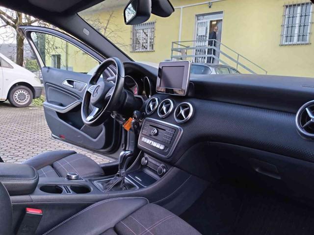 MERCEDES-BENZ A 180 d Premium