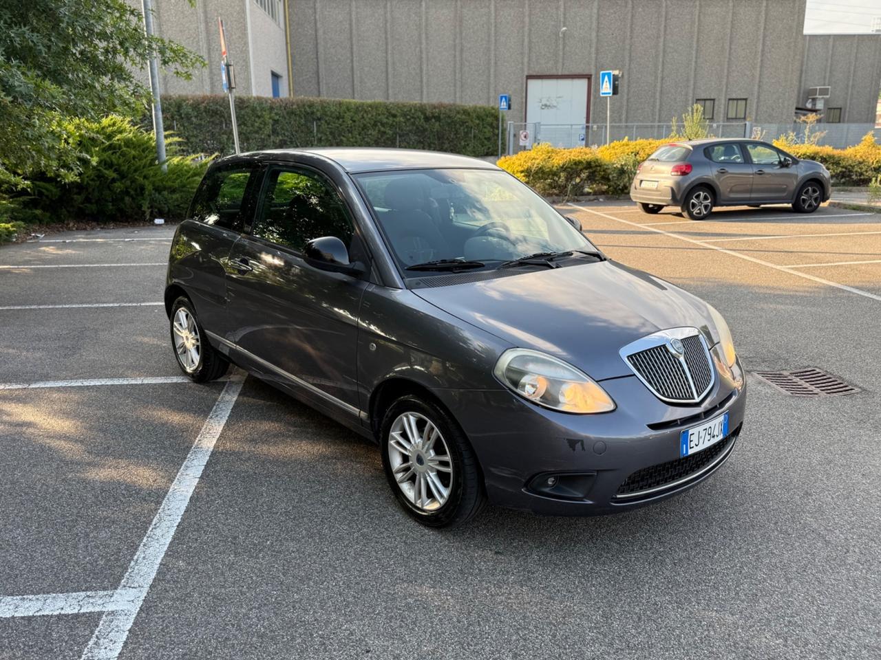 Lancia Ypsilon 1.2 69 CV Unyca