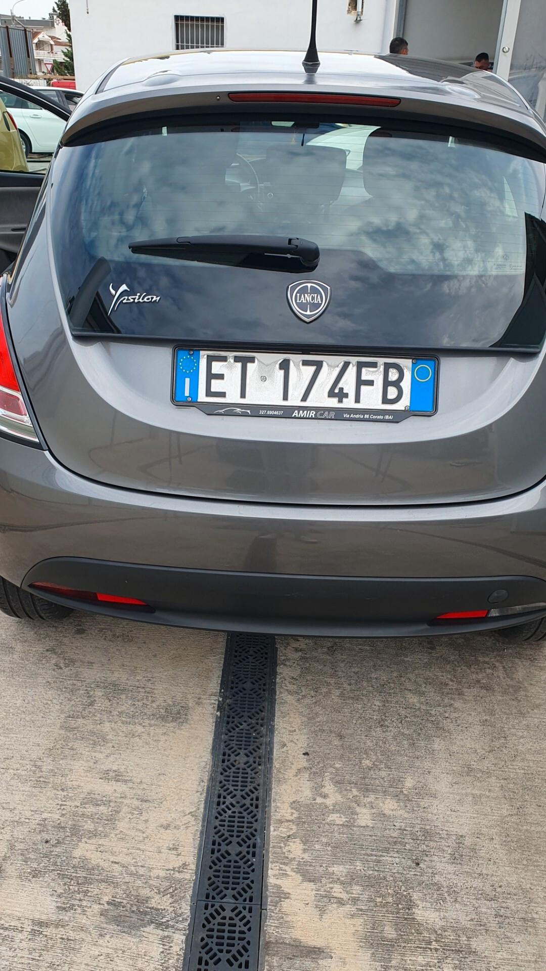 Lancia Ypsilon 1.2 69 CV 5 porte S&S Silver