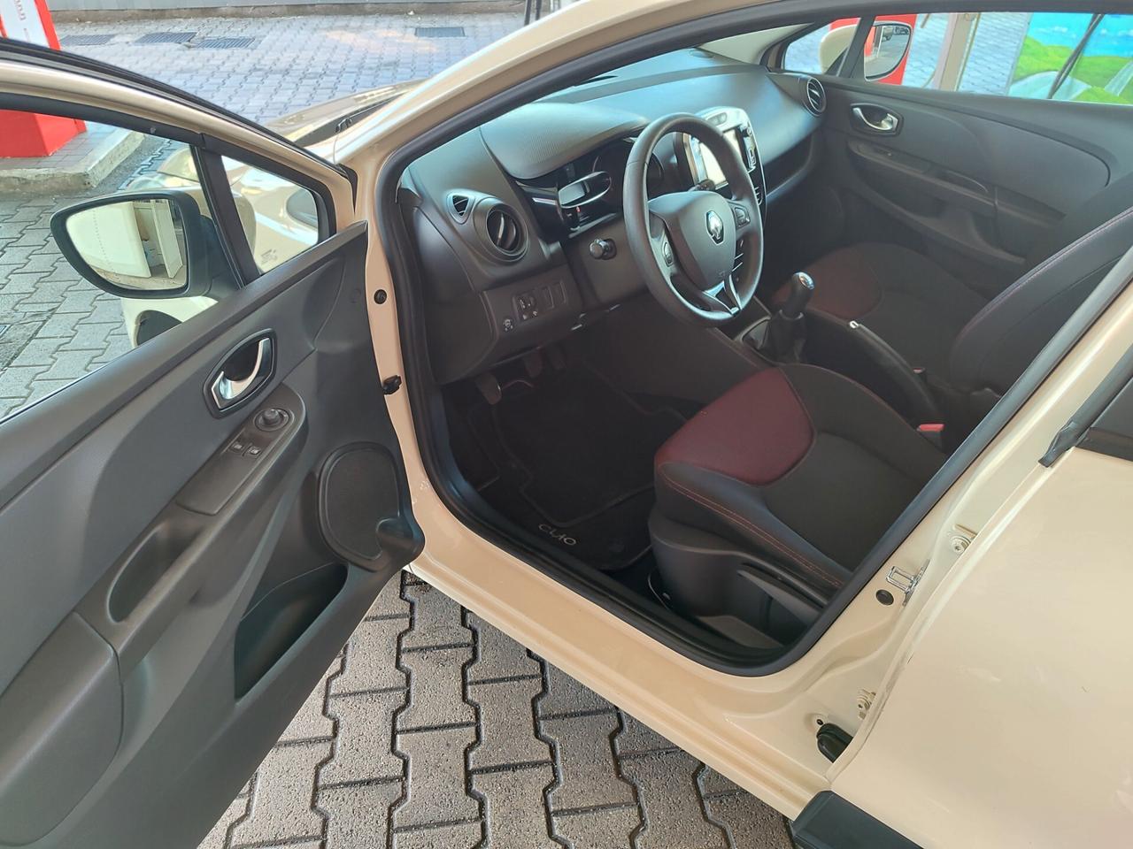 Renault Clio 1.2 GPL 2015 BOMBOLA APPENA REVISIONATA