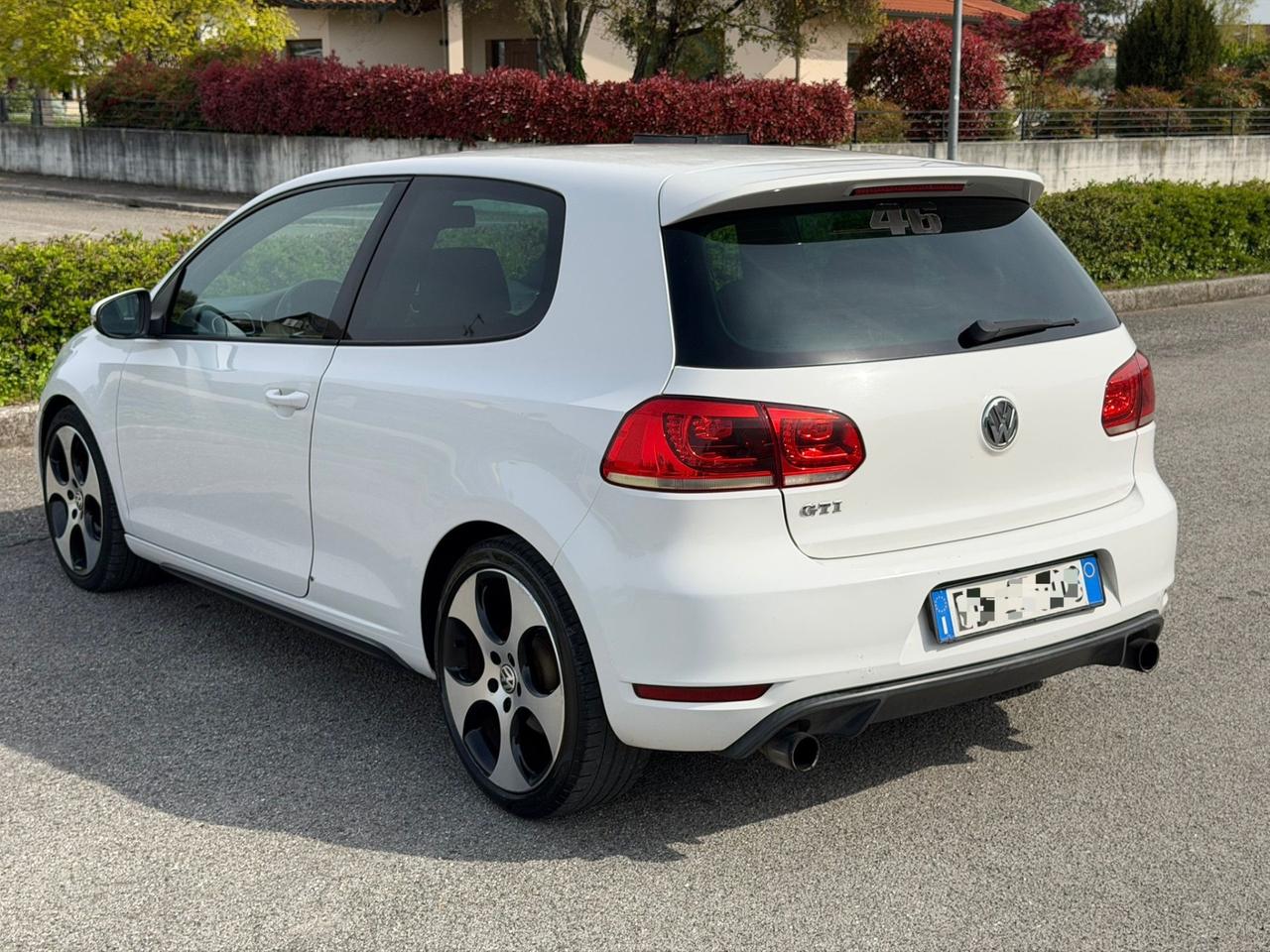 Volkswagen Golf GTI 2.0 TSI 3p.