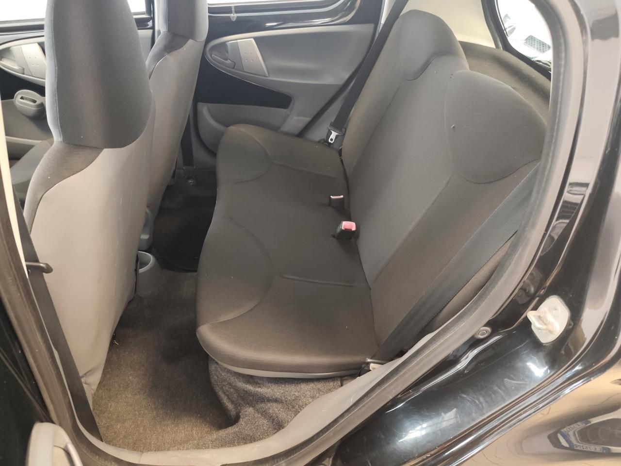 Toyota Aygo 1.0 12V VVT-i 5 porte Now Connect