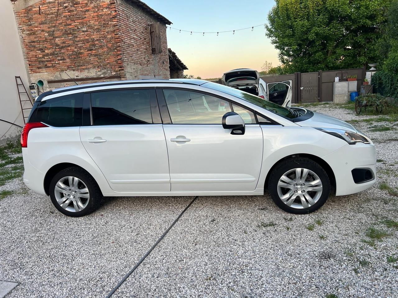 Peugeot 5008 BlueHDi 120 S&S Allure