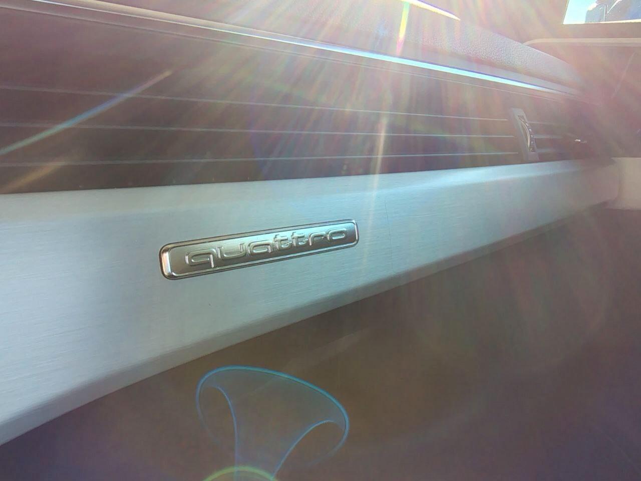 Audi A4 Avant 40 TDI quattro S tronic line edition