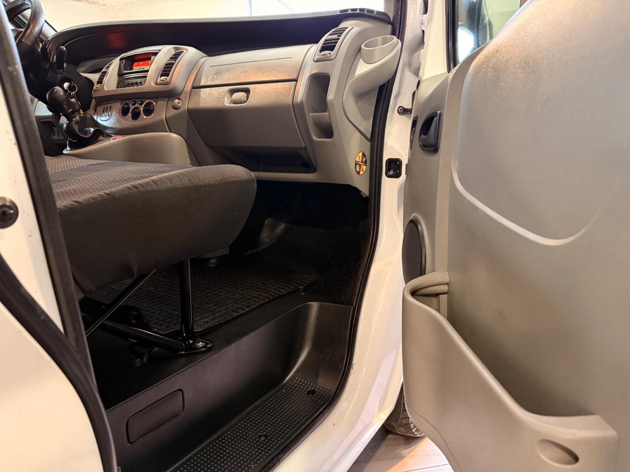 Renault Trafic 2.5 Diesel 9 posti