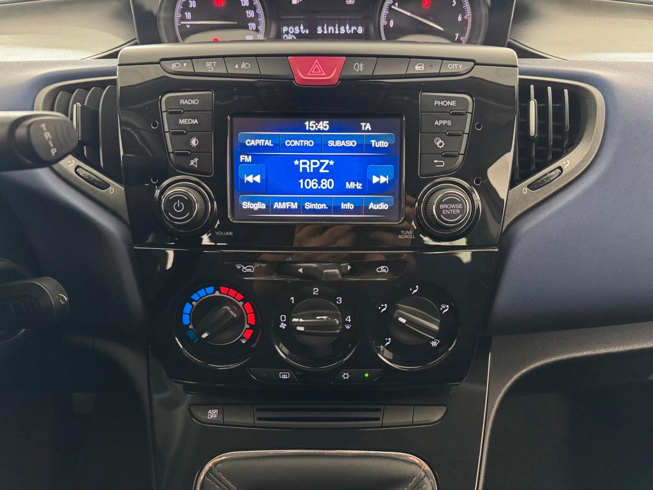 Lancia Ypsilon 1.2 69 CV 5 porte Gold
