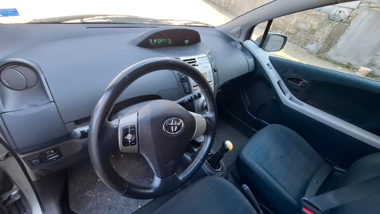 Toyota Yaris Verso 1.3i 16V cat Sol '03