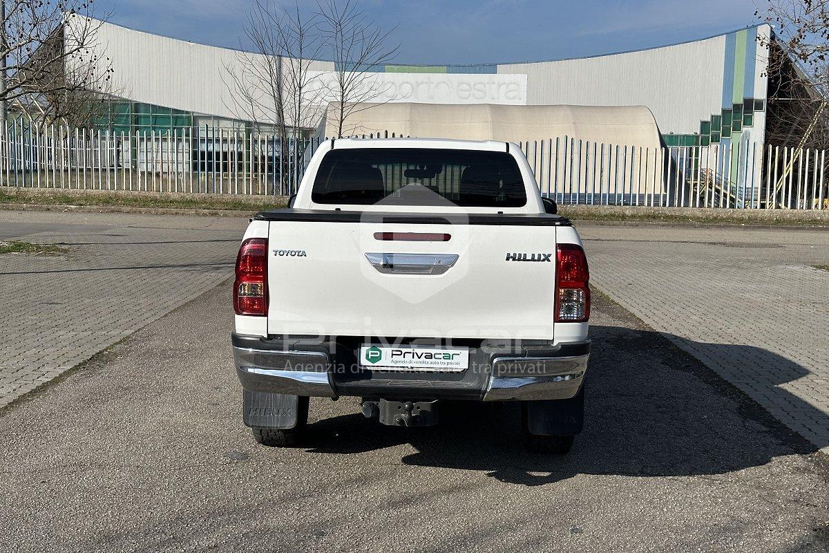 TOYOTA Hilux 2.4 D-4D 4WD 4 porte Double Cab Comfort