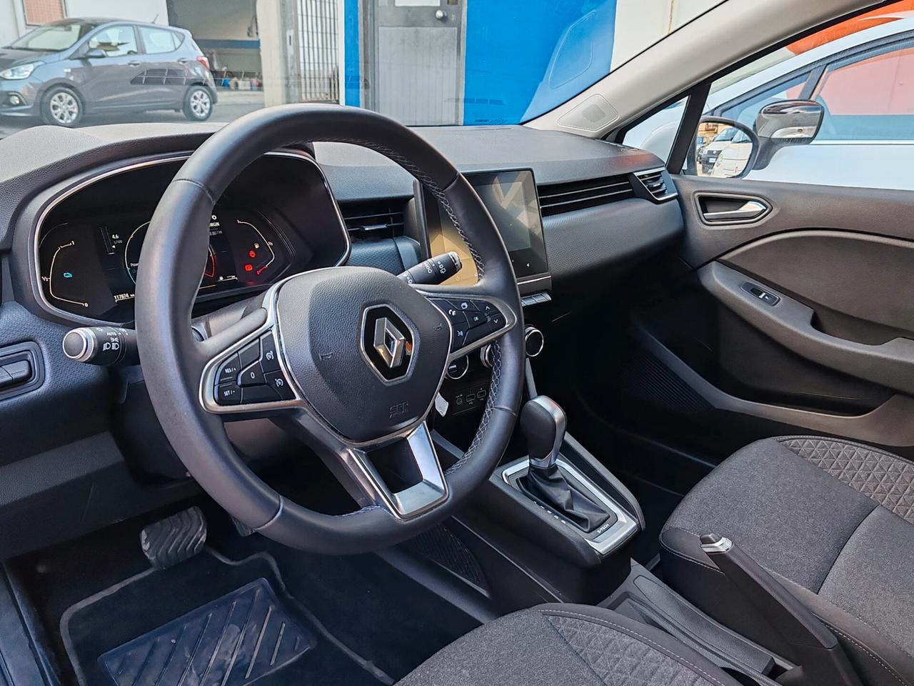 RENAULT CLIO 1.6 E-TECH HYBRID