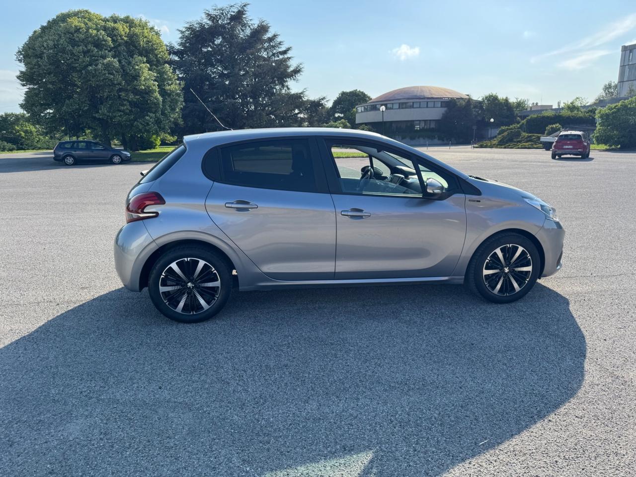 Peugeot 208 PureTech 82 5 porte Allure