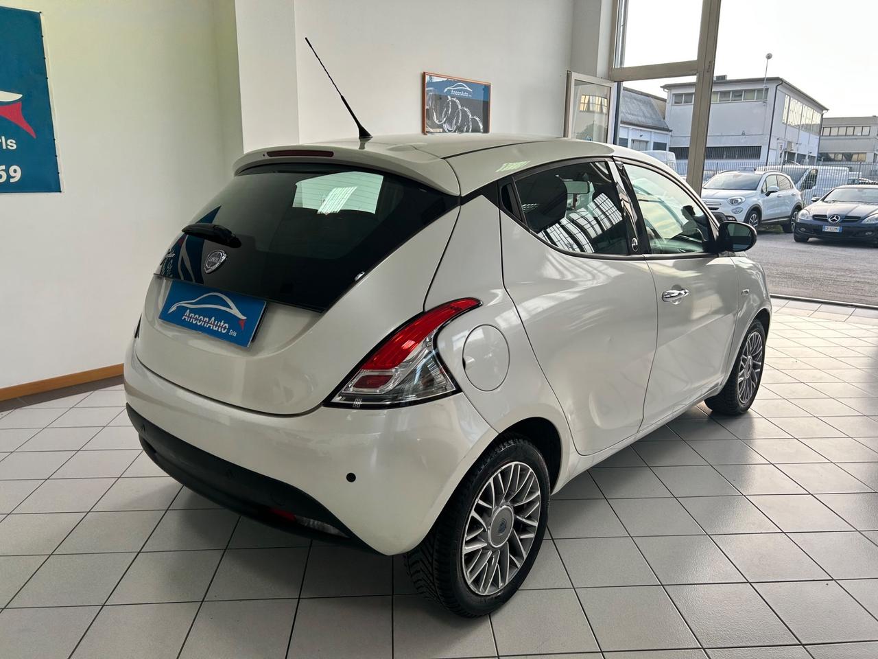 Lancia Ypsilon 1.2 GPL neopatentati 2012