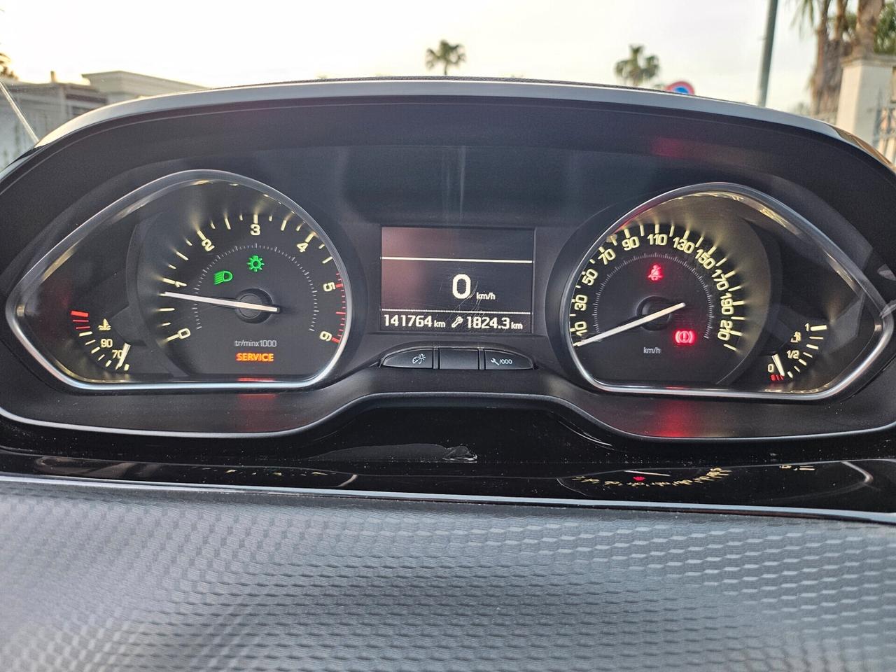 Peugeot 208 1.6 BlueHDi 100 CV Allure