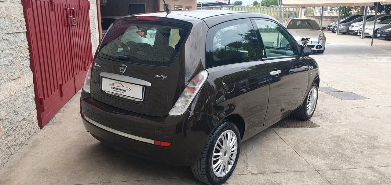 Lancia Ypsilon 1.3 MJT 75 CV Oro