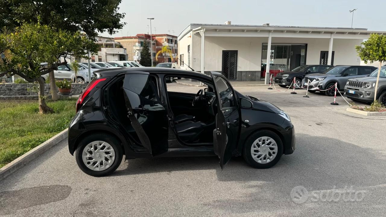 Toyota Aygo Connect 1.0 VVT-i 72 CV 5 porte x-cool MMT