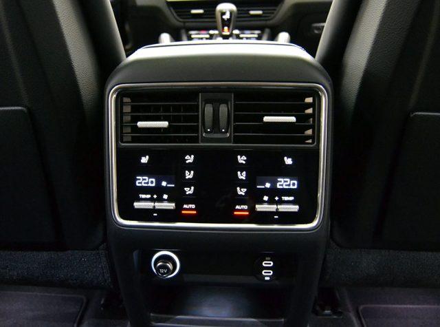 PORSCHE Cayenne Coupé 3.0 V6 E-Hybrid Platinum Edition Iva Esposta