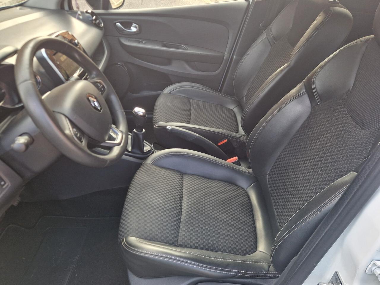 Renault Clio TCe 90cv GPL 5p Moschino Zen