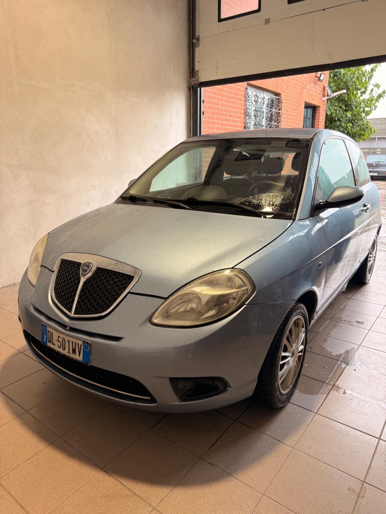 Lancia Ypsilon 1.4 Argento