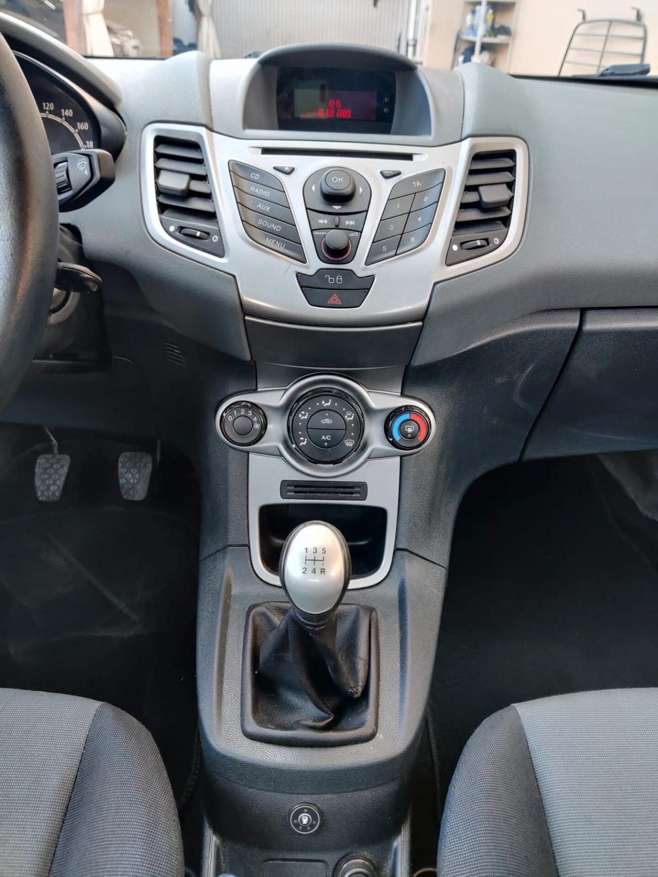 Ford Fiesta 1.4 5 porte Bz.- GPL