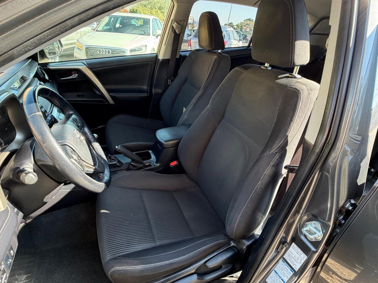 Toyota RAV 4 RAV4 2.0 D-4D 4WD Lounge White Ed.