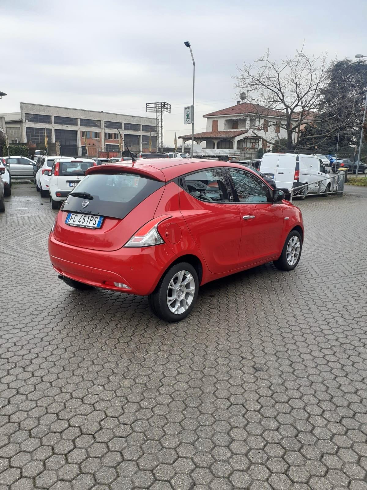 Lancia Ypsilon 1.2 69 CV 5 porte GPL Ecochic Gold