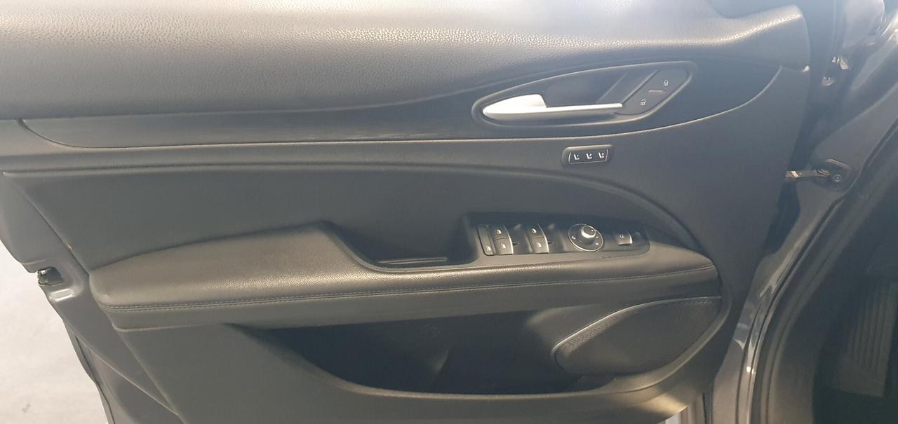 Alfa Romeo Stelvio 2.2 Turbodiesel 210 CV AT8 Q4 B-Tech