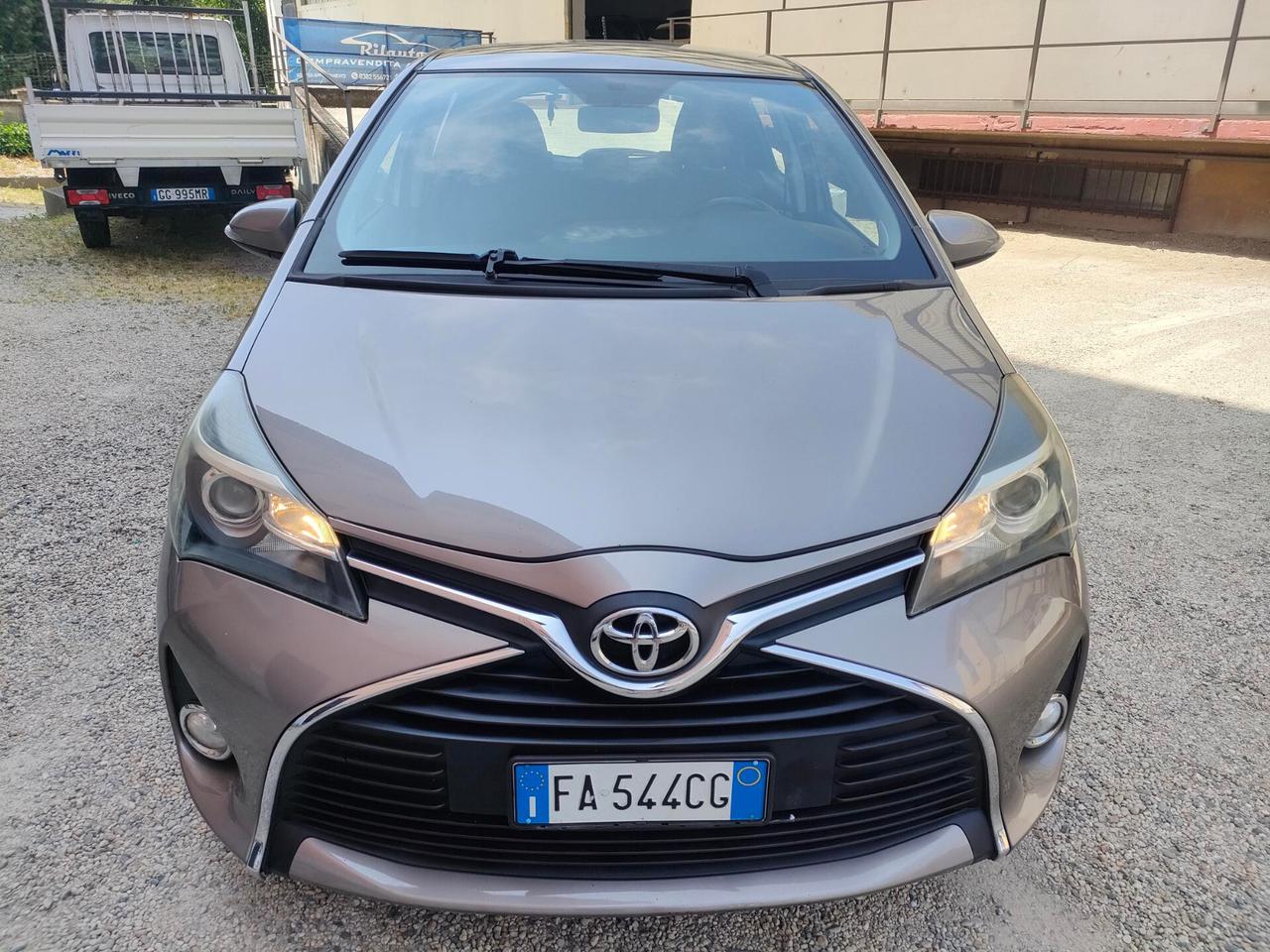 Toyota Yaris 1.4 D-4D 5p Lounge E6