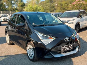 Toyota Aygo Connect 1.0 VVT-i 72 CV 5 porte x-clusiv