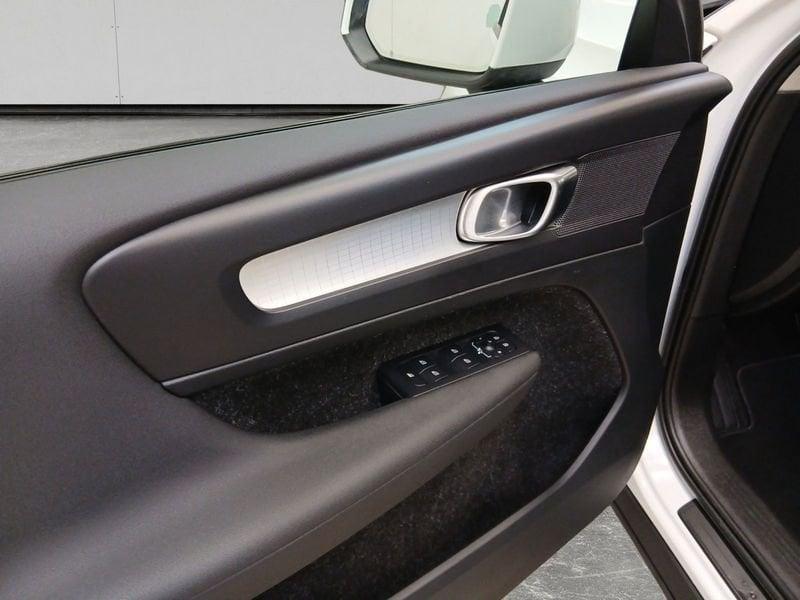 Volvo XC40 2.0 d3 Momentum awd geartronic my20