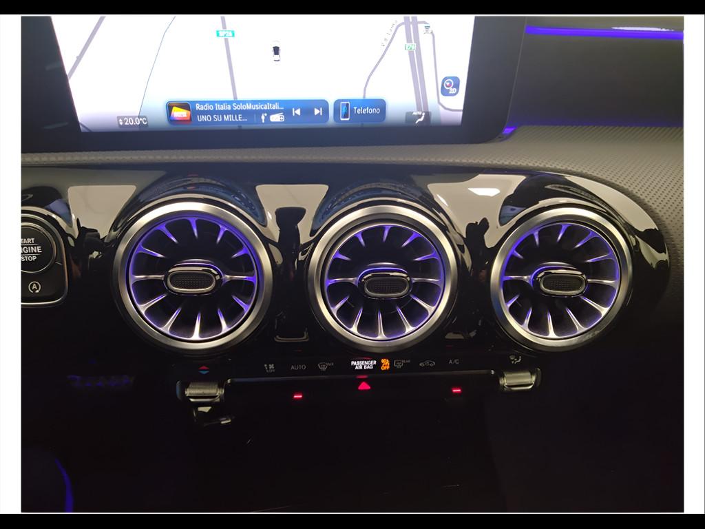 Mercedes-Benz Classe A - W177 2018 - A 180 d Premium auto