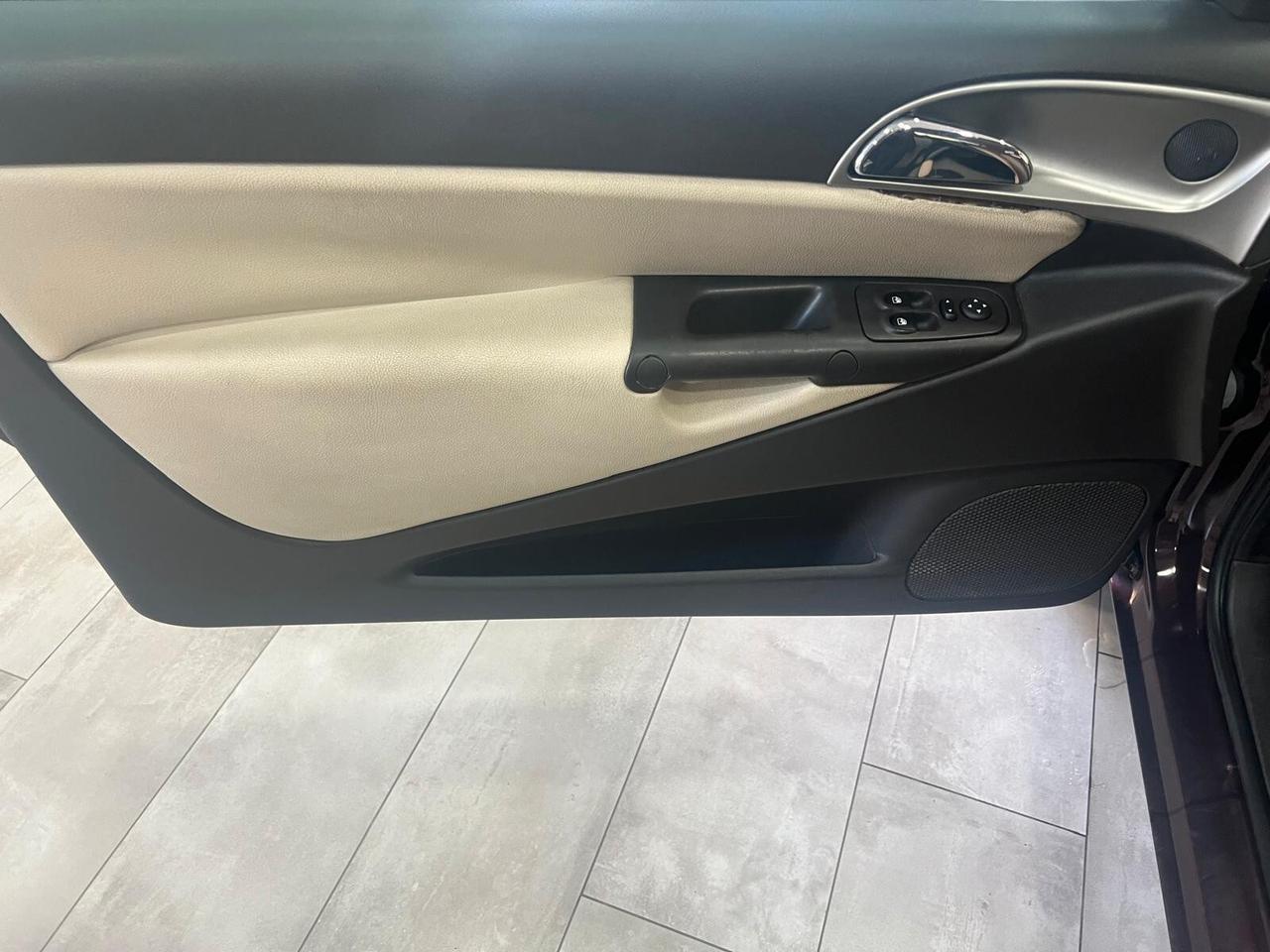 Lancia Ypsilon 1.3 MJT 75 CV Oro