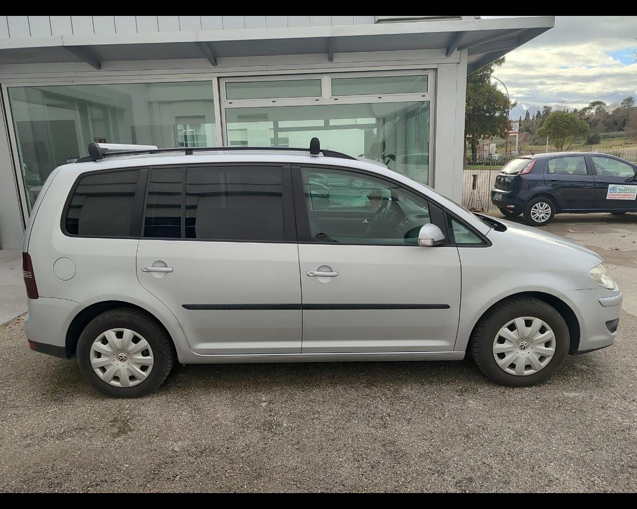 VOLKSWAGEN Touran - 2.0 Conceptline Ecofuel