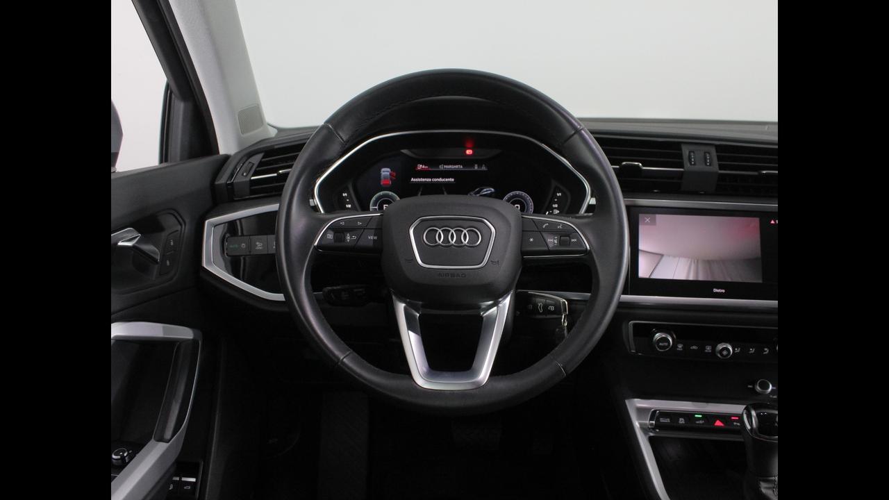 AUDI Q3 II 2018 - Q3 45 1.4 tfsi e Business s-tronic