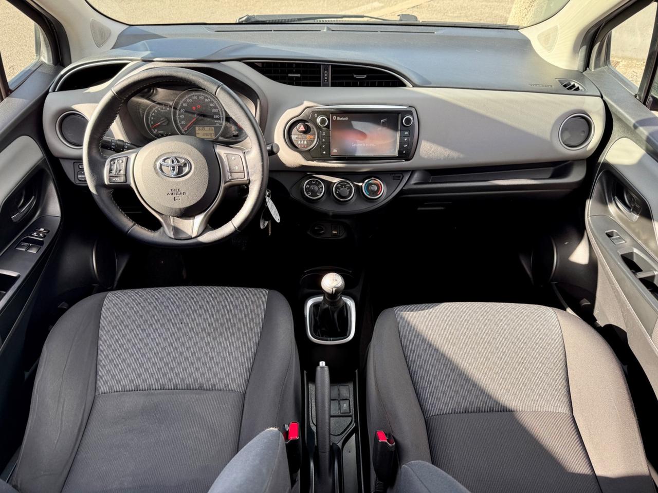 Toyota Yaris 1.0 5 porte Lounge 2015 OK NEOPATENTATI