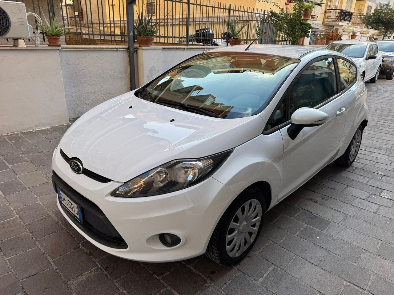 FORD Fiesta 1.4 TDCi 70CV 3 porte Titanium