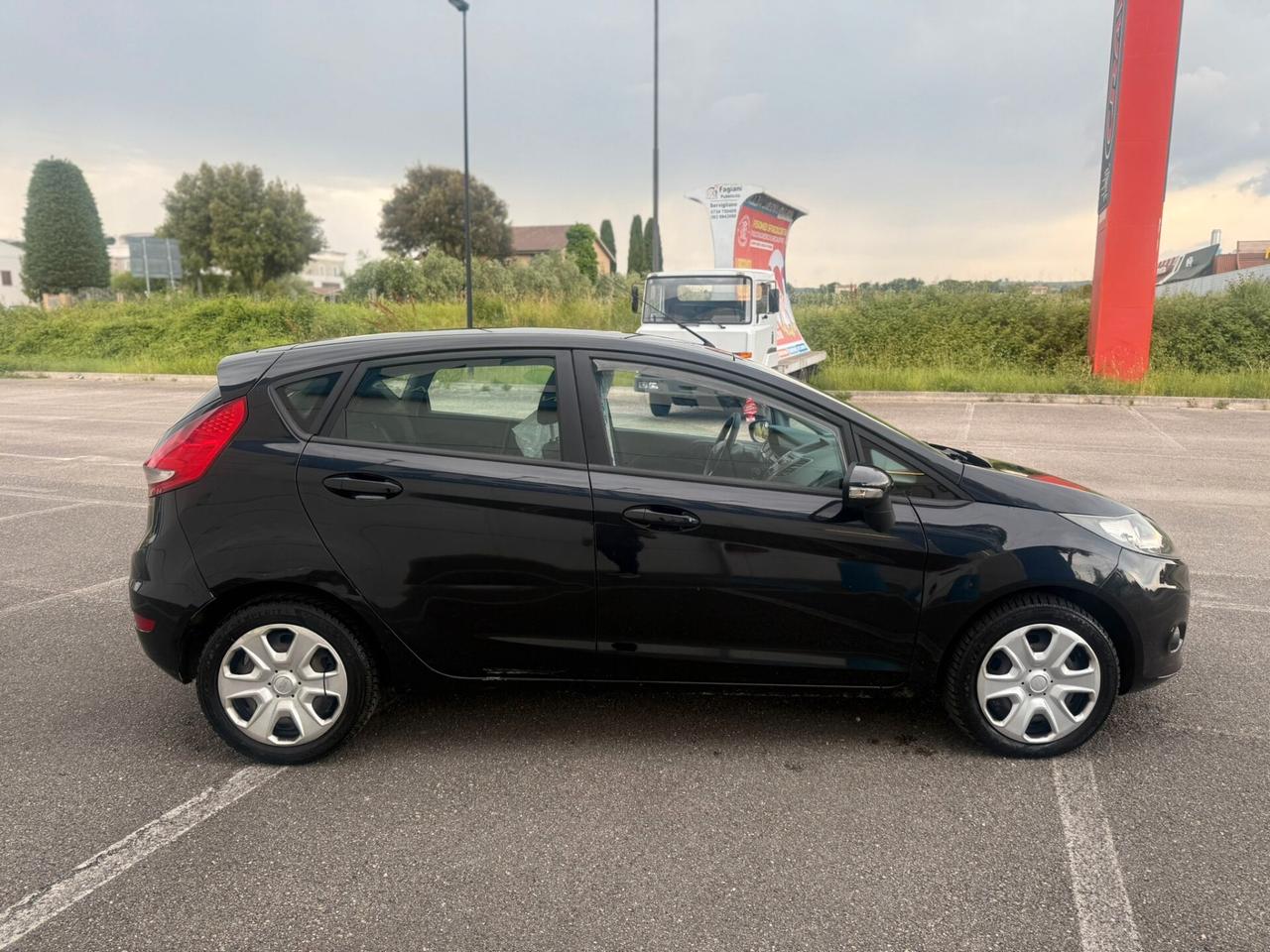 Ford Fiesta 1.4 d Titanium 2010 12 mesi di garanzia