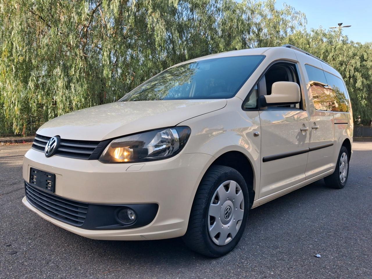 Volkswagen Caddy Pianale ribassato con rampa disabili in carrozzina