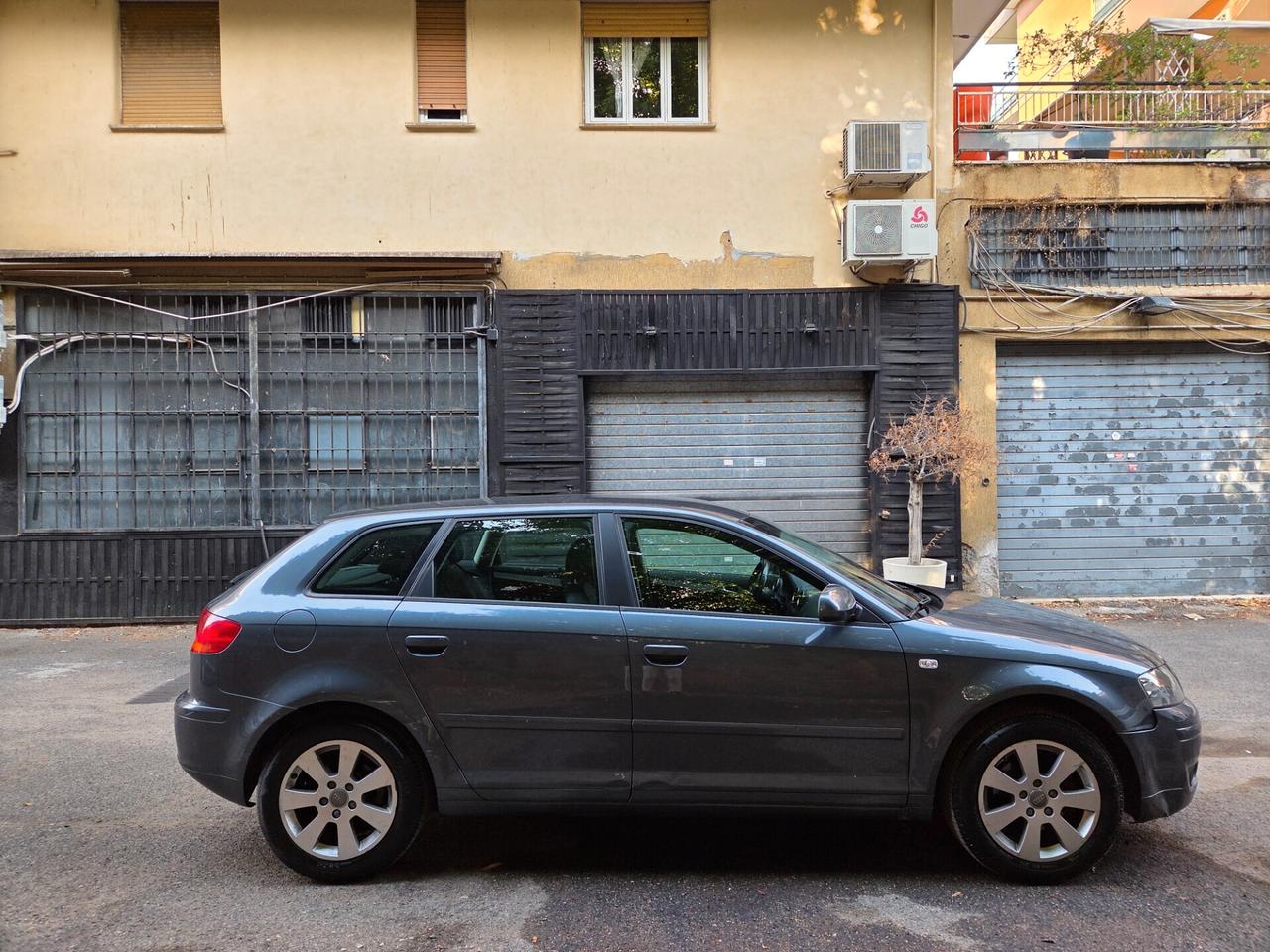 Audi A3 1.6 Ambition 102cv - UNIPRO