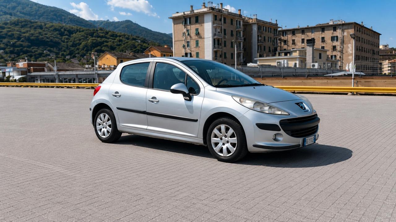PEUGEOT 207 1.4 HDI – OK NEOPATENTATI – UNICO PROPRIETARIO