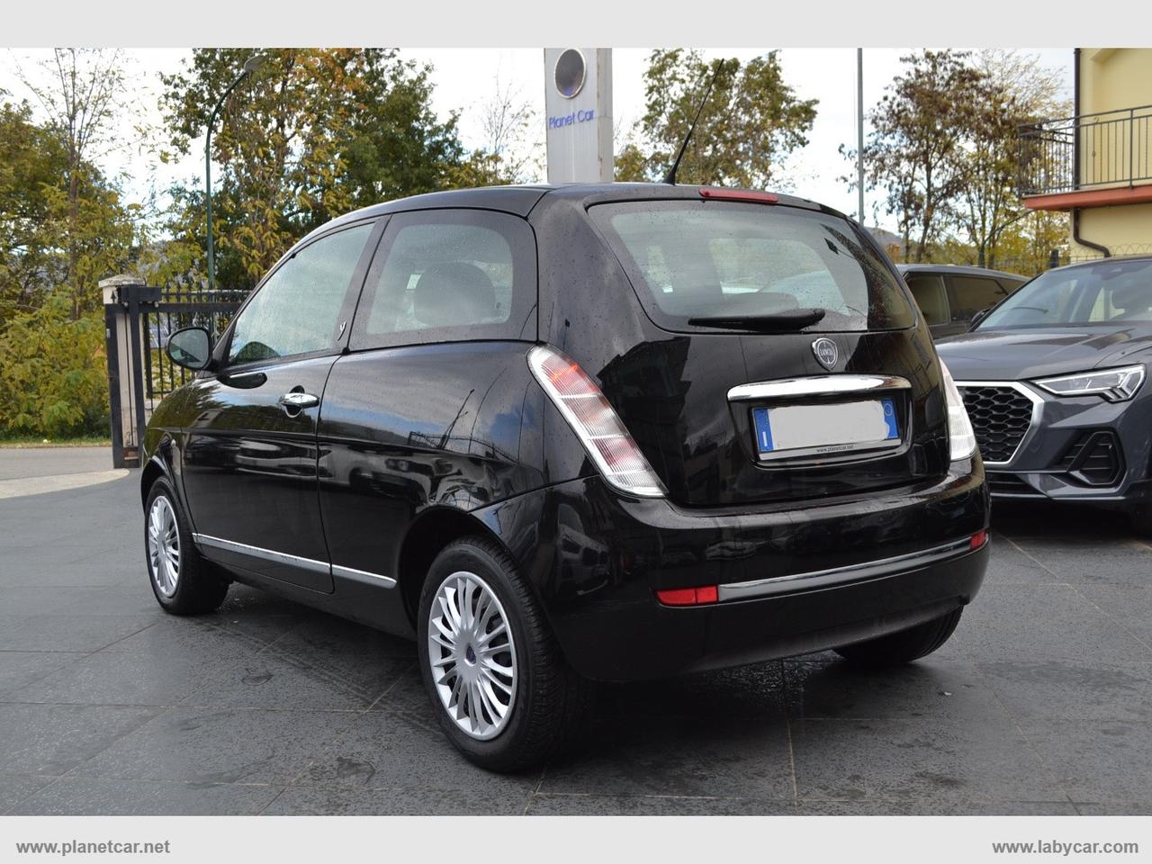 LANCIA Ypsilon 1.3 MJT 75 CV New Oro