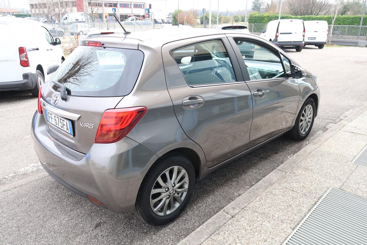 Toyota Yaris 1.3 5 porte Lounge Automatica