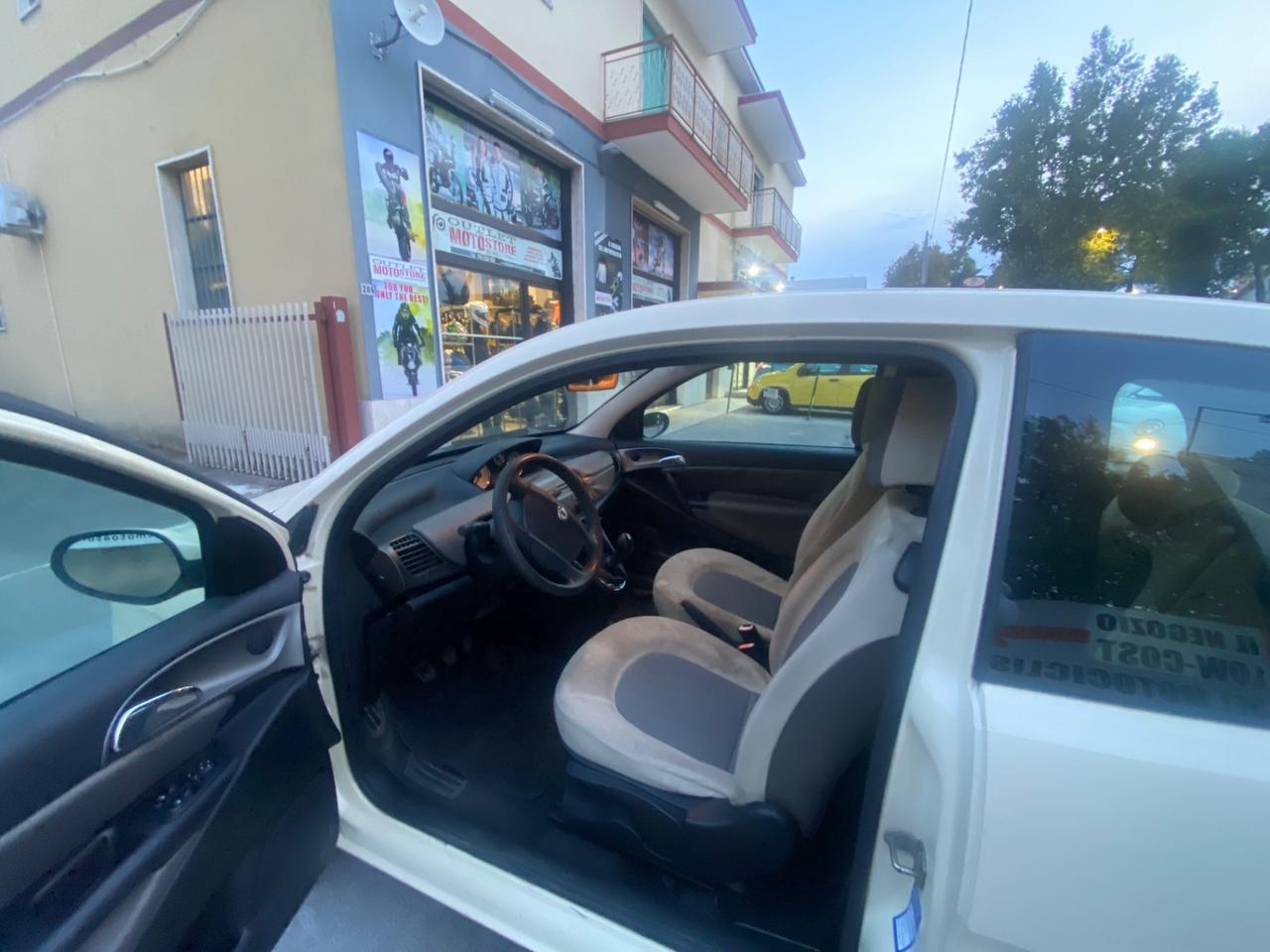 Lancia Ypsilon 1.3 Multijet 16V Platino