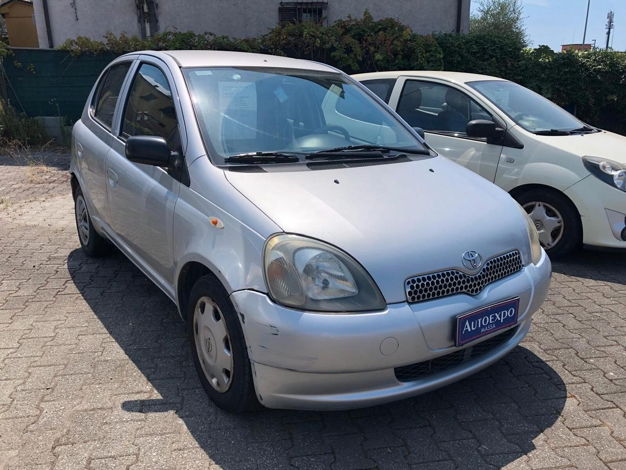 Toyota Yaris 1.0i 16V cat 5 porte ANTICIPO € 500,00 + N°12 RATE DA € 150,00
