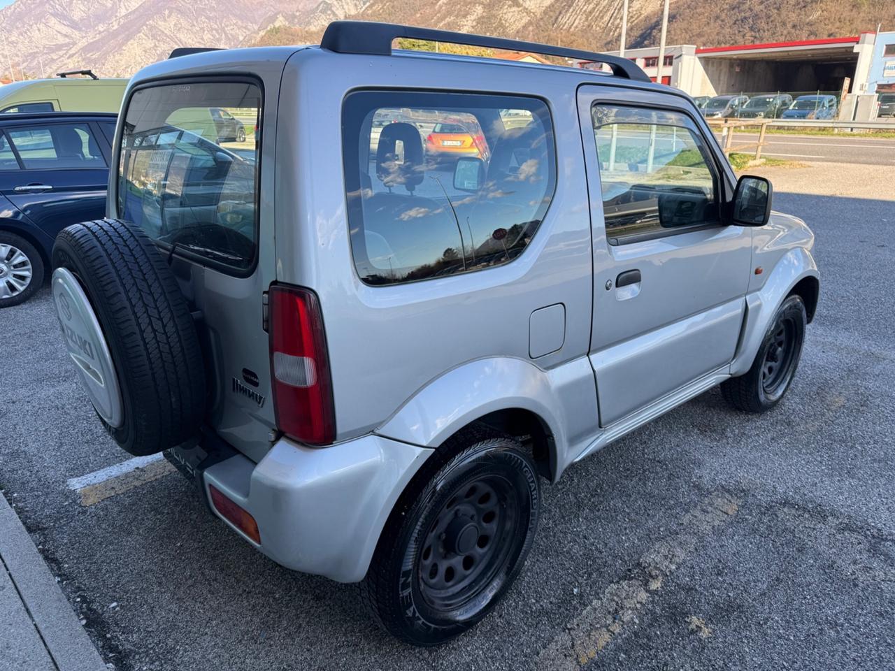 Suzuki Jimny - 1.3i 4WD JLX