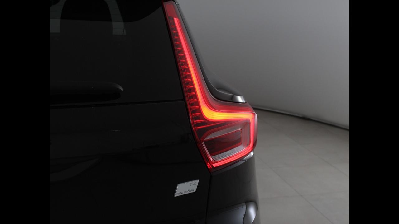 VOLVO XC40 2023 - XC40 1.5 t4 recharge phev Core auto
