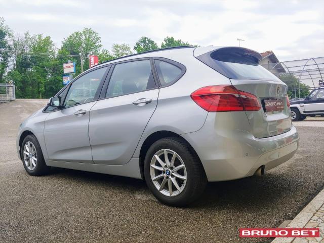 BMW 216i Active Tourer navi-park pilot